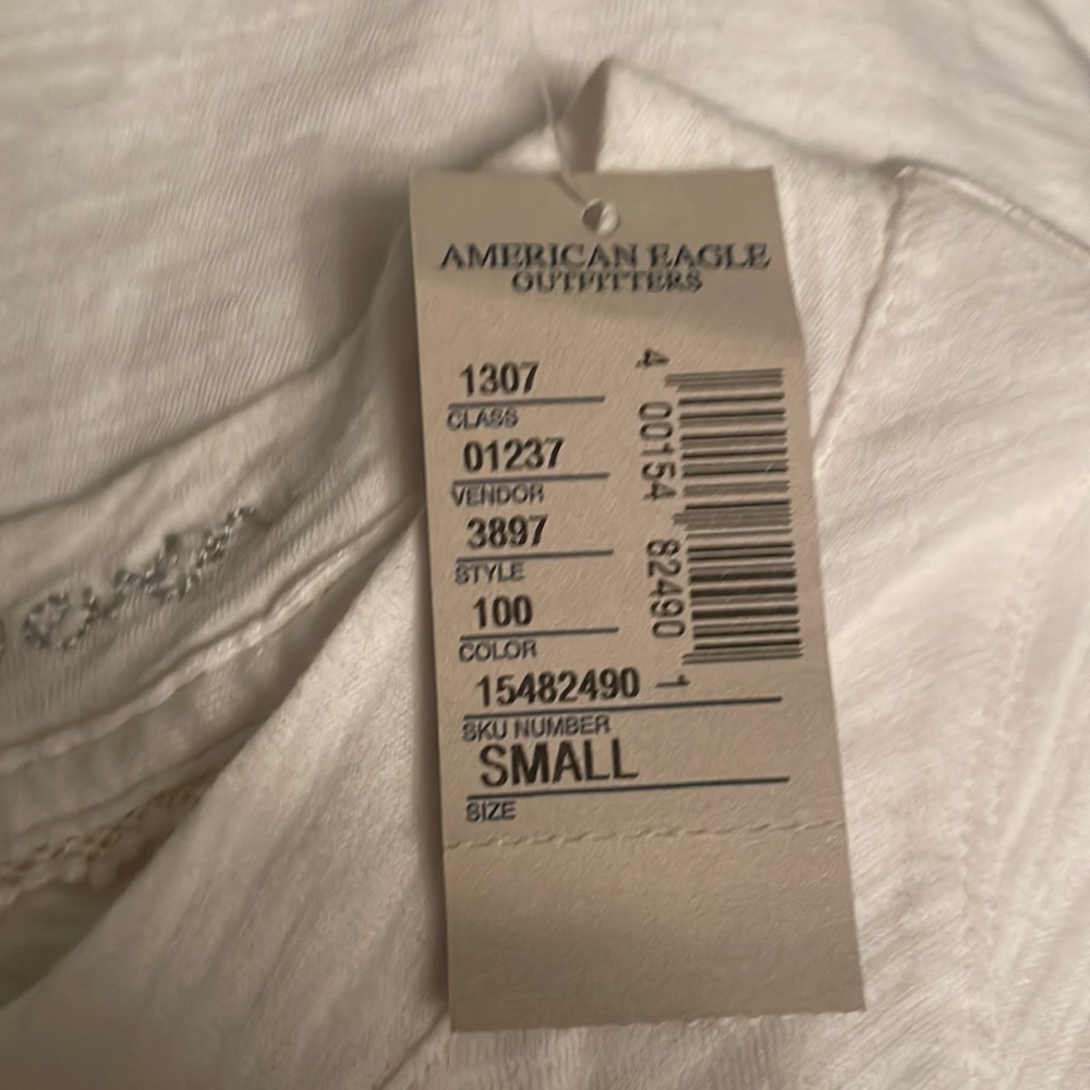 American Eagle white short sleeves T-shirt..Size S, embroidered flowers / eagle - Picture 17 of 17